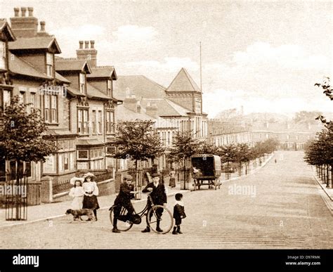 Ilkeston Lord Haddon Road early 1900s Stock Photo - Alamy