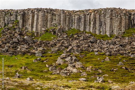 Gerduberg dolerite cliffs basalt rock formation, Snæfellsnes, Hnappadalur valley, Iceland Stock ...