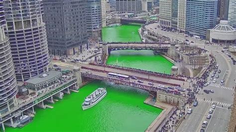 Timelapse Of The Dyeing Of The Chicago River Youtube