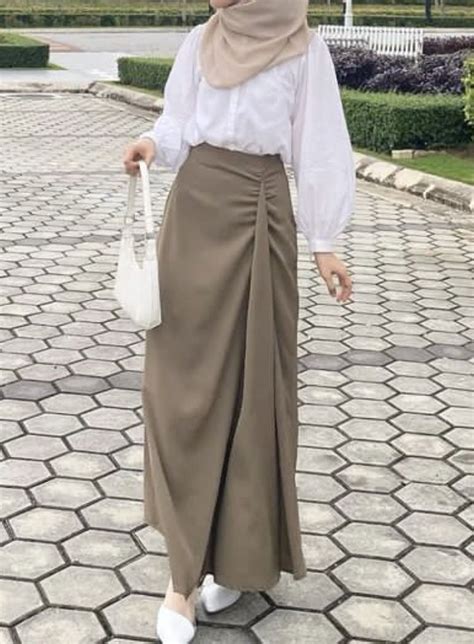 Pin Oleh Rona Gidoo Di Stylish Outfits Pakaian Estetika Gaya Hijab