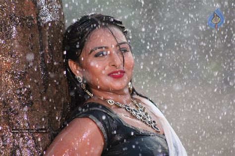 Samvritha Sunil Hot Stills Photo Of