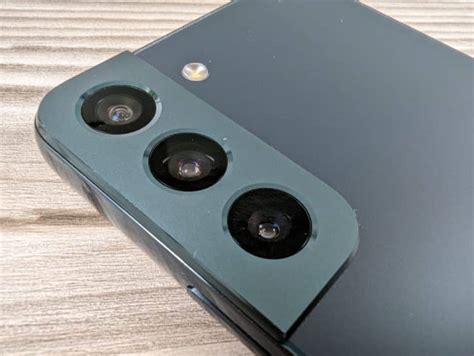 Samsung Galaxy S22: Kompaktes Smartphone mit Dreifachkamera