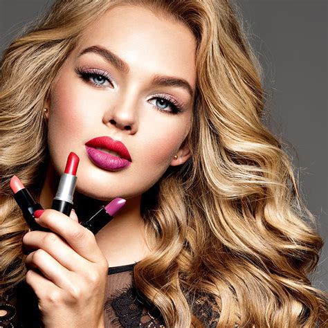 Look Face Model Portrait Makeup Hairstyle Blonde Curls Lipstick