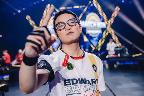 edg vo dich vct champions  lmht nhan ra su trung hop dang