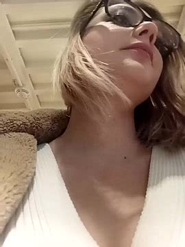 Brighton Beach Naked Stripping On Cam For Live Sex Video Chat Nicepussy Org