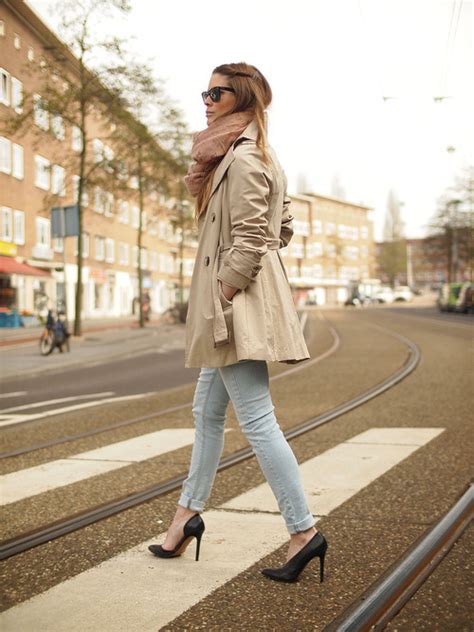 Nude Trench Coat Valentajne