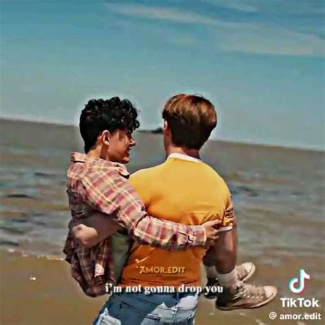 I M Sobbing Video Vines Funny Videos Just For Laughs Videos Cute Gay