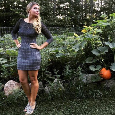 Peach In A Pumpkin Patch Porn Pic