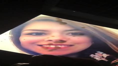 Hot Latina Gets A Facial Cum Tribute