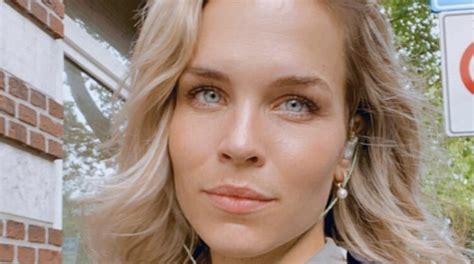 10 Hot Sexy Julia Boschman Bikini Pics