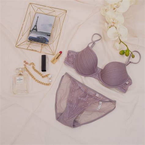 ELLE lingerie I Moulded bra ยกทรงมโครงเสรม PAD ฟองนำ แตงพลทและผาลกไม I LB Lazada co th