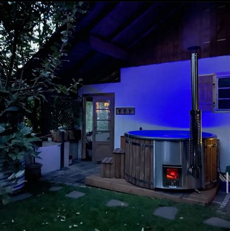 Spavio Acryl Hot Tub Model A Rund Mit Integriertem Ofen