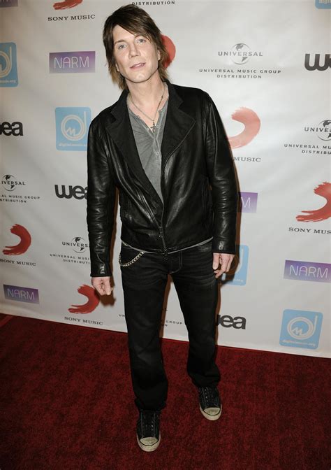 John Rzeznik 2019: Wife, net worth, tattoos, smoking & body facts - Taddlr