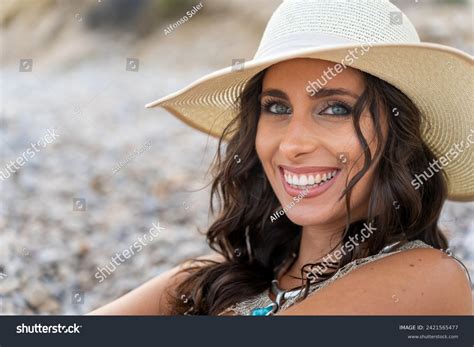 Sexy Woman Bikini Enjoying Summer Vacation Stock Photo 2421565477 Shutterstock
