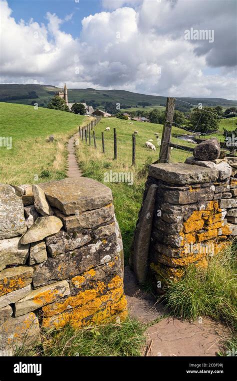 A Section Of The Pennine Way Approaching Hawes In Wensleydale