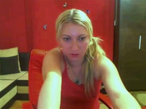 Spoiled Blonde Poses On Cam Showing Off Her Gorgeous Body AnySex Video