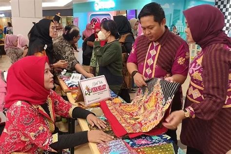 Membuka Pasar Dengan Fasilitasi Pameran Di Mal Agar UMKM Bubutan