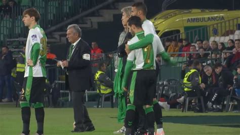 Juanmi recibe el cariño antes de salir desde Pellegrini hasta Borja