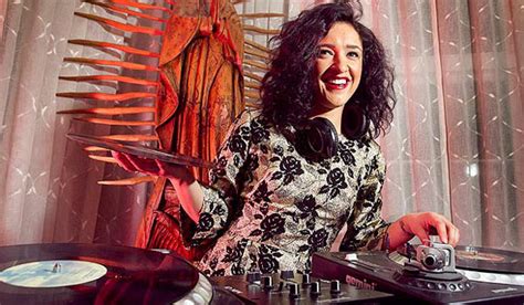 25 Hot Keisha Castle Hughes Photos 12thBlog