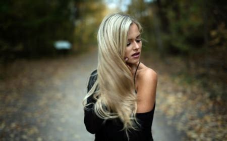 Blonde Girl Autumn Leaves Models Female People Background Wallpapers On Desktop Nexus Image