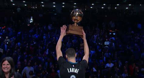 Back To Back Zach Lavine Wins Nd Consectutive Nba Slam Dunk Contest