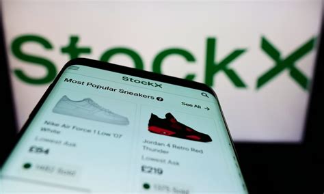Stockx에서 Uniqlo가 582 성장한 이유 Dailytrendcokr