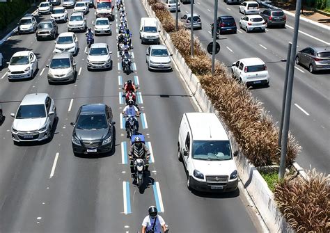 São Paulo Terá Novos Trechos De Faixa Azul Para Motos