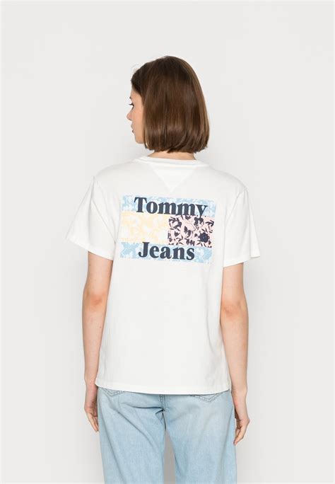 Tommy Jeans Floral Flag T Shirt Con Stampa Ecru Avorio Zalando It