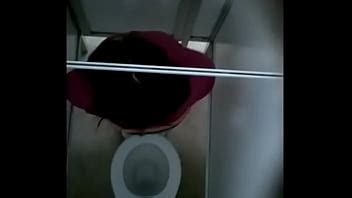espiada en el baño L M 1 XVIDEOS