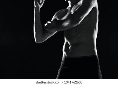 Strongskinned Male Athlete Naked Muscular Body库存照片1300614571 Shutterstock