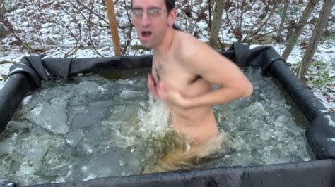 Adventskalender Nacktes Eisbaden Sehr Kalt Pornhub Gay