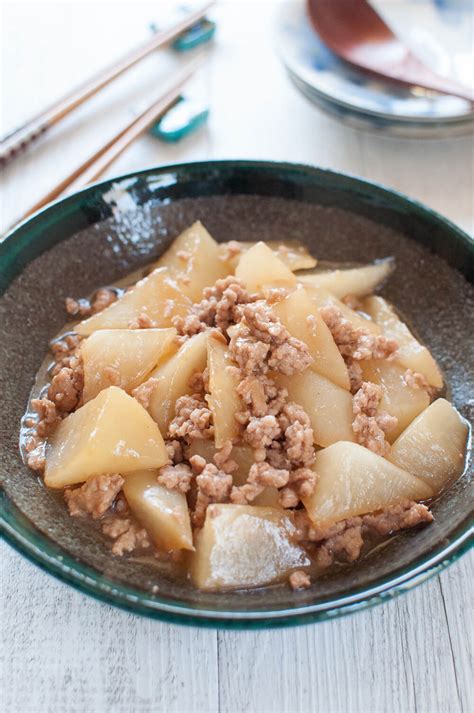 Braised White Radish With Pork Mince Daikon No Soboro An RecipeTin