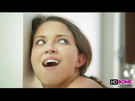 Fille exquise frappé en HD XVIDEOS