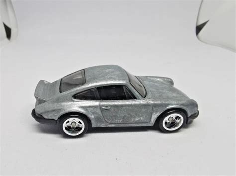 HOT WHEELS Factory Test Run Porsche Carrera RS Carrosserie Brute RR Rivet EUR