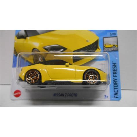 NISSAN Z PROTO YELLOW 5 10 FACTORY FRESH 1 64 HOT WHEELS BCN STOCK CARS