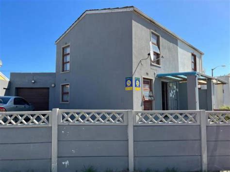 Standard Bank EasySell 3 Bedroom House For Sale In Belhar