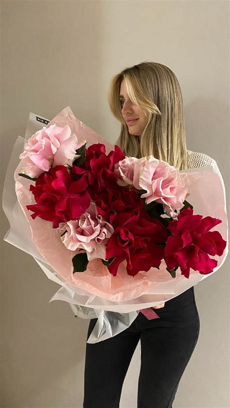 Букет из французских роз Pink Mondiale и Pink Floyd авторский