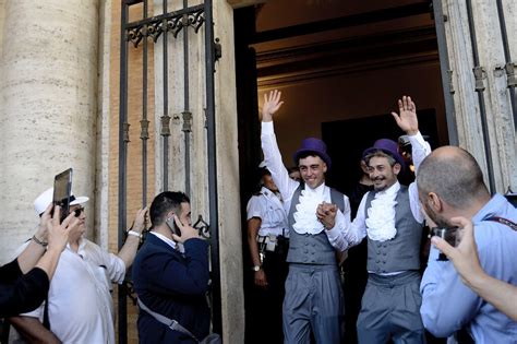 Pope Francis Endorses Same Sex Civil Unions In His Latest Documentary