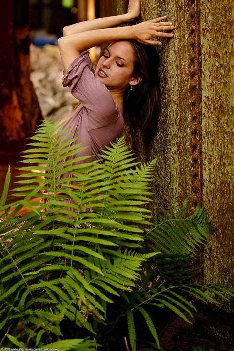 Margot Posing Mar279ART 146443014 Porn Pic