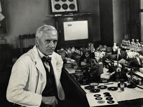 Między Wolterem a penicyliną - Strona 2 z 2 - Zagadnienia wiedzy i życia