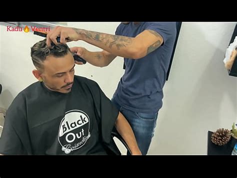 Kadu Ventrí et Edu Scott Baisé mon coiffeur avec du sexe à cru très excité XVIDEOS