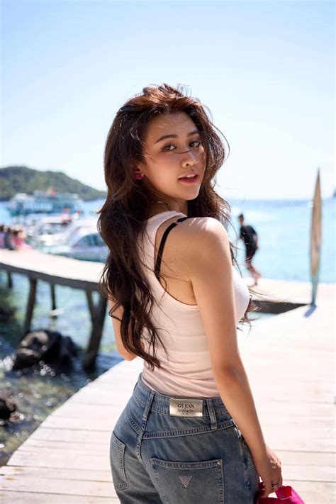 Hot girl cảnh 18 gây bão tại show hẹn hò Netizen Việt Giải Trí