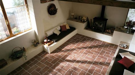 Керамическая плитка в интерьере ванной, кухни или гостиной. Напольная ...