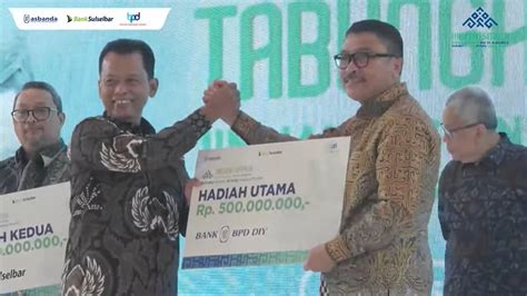 Nasabah Bank Bpd Diy Raih Hadiah Utama Undian Nasional Tabungan Simpeda