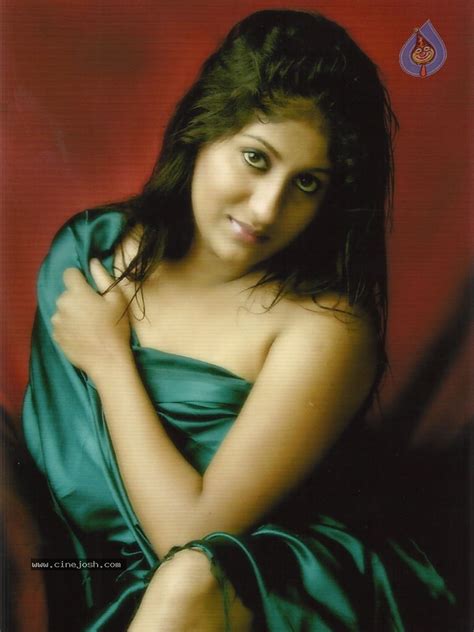 Ashi Hot Stills Photo 1 Of 24