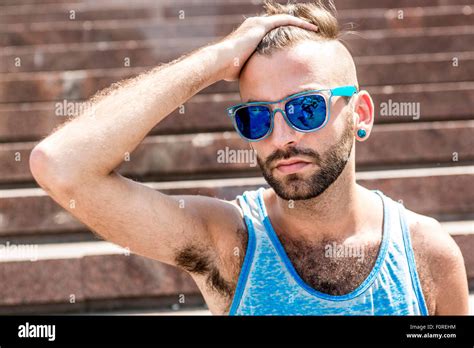 Gay Hipster Banque De Photographies Et Dimages Haute R Solution Alamy