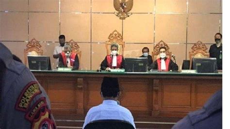 Herry Wirawan Divonis Seumur Hidup Berapa Lama Ia Akan Mendekam Di