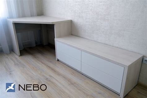 Стол угловой стеклянный под телевизор - 85 фото