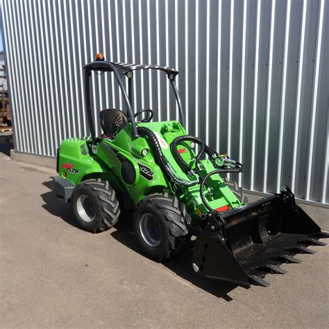 avant  series articulated mini loader avant loaders adelaide