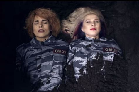 Pussy Riot Faz M Sica Em Homenagem A Homem Morto Por Policiais Nos Eua